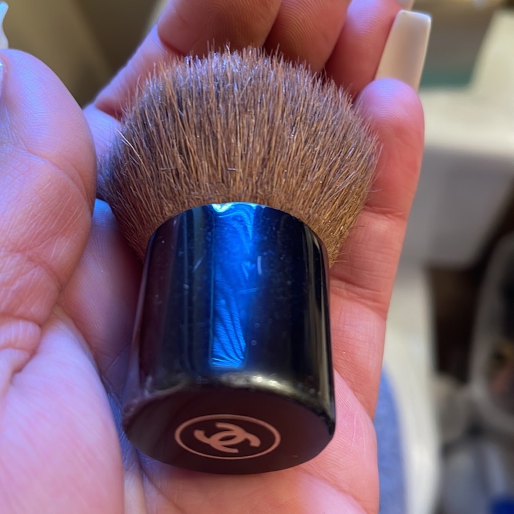 Chanel - Picture 5 of 5